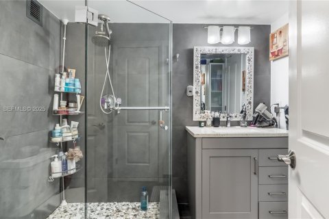 Copropriété à vendre à Fort Lauderdale, Floride: 2 chambres, 102.19 m2 № 2037699 - photo 13