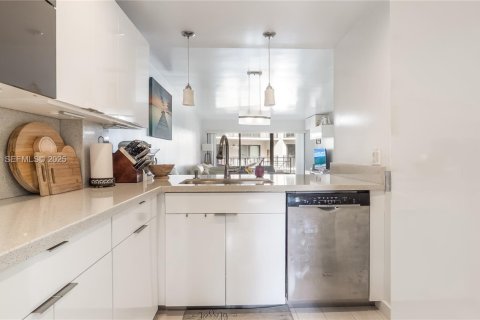 Copropriété à vendre à Fort Lauderdale, Floride: 2 chambres, 102.19 m2 № 2037699 - photo 8