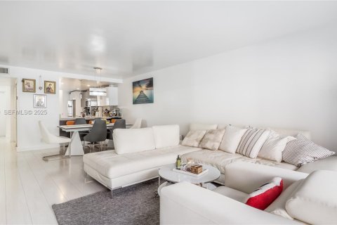 Copropriété à vendre à Fort Lauderdale, Floride: 2 chambres, 102.19 m2 № 2037699 - photo 3