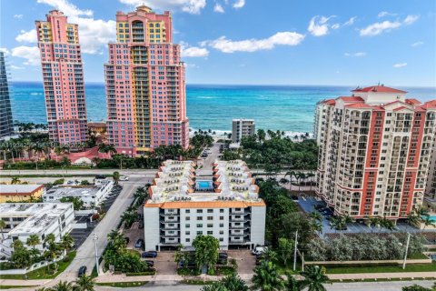 Copropriété à vendre à Fort Lauderdale, Floride: 2 chambres, 102.19 m2 № 2037699 - photo 26