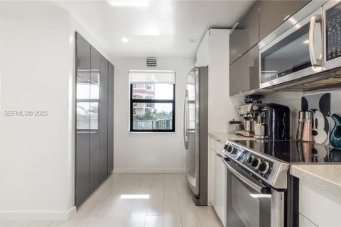 Copropriété à vendre à Fort Lauderdale, Floride: 2 chambres, 102.19 m2 № 2037699 - photo 11