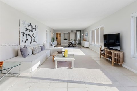 Снять в аренду кондоминиум в Форт-Лодердейл, Флорида 2 спальни, 157.93м2, № 2008639 - фото 15