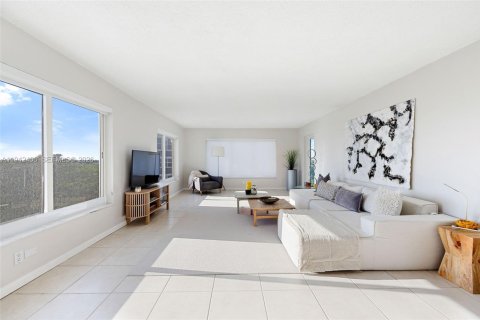 Снять в аренду кондоминиум в Форт-Лодердейл, Флорида 2 спальни, 157.93м2, № 2008639 - фото 21