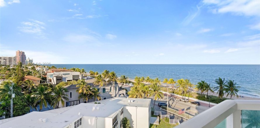 Кондоминиум с 2 спальнями в Форт-Лодердейл, Флорида № 2008639