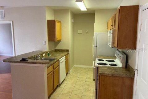 Condo in Orlando, Florida, 2 bedrooms  № 1608958 - photo 2