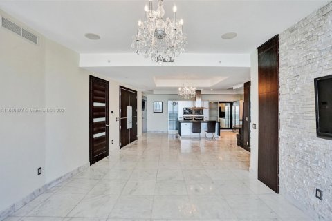 Condominio en venta en Sunny Isles Beach, Florida, 3 dormitorios, 201.97 m2 № 1691543 - foto 4