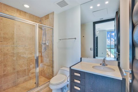 Condominio en venta en Sunny Isles Beach, Florida, 3 dormitorios, 201.97 m2 № 1691543 - foto 25