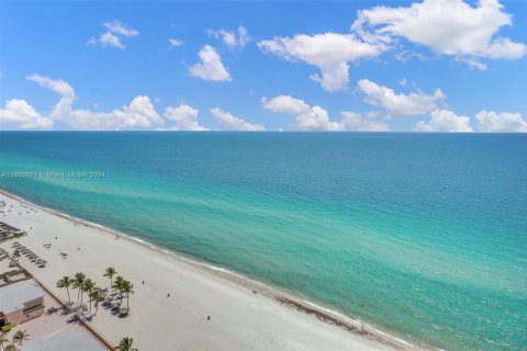 Condominio en venta en Sunny Isles Beach, Florida, 3 dormitorios, 201.97 m2 № 1691543 - foto 9