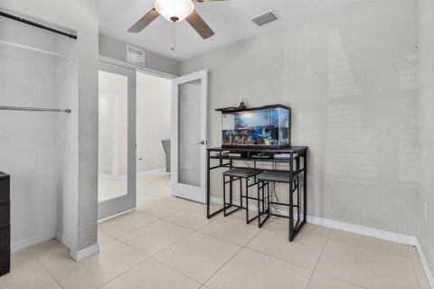 Casa en venta en Cape Coral, Florida, 3 dormitorios, 149.94 m2 № 1804800 - foto 10