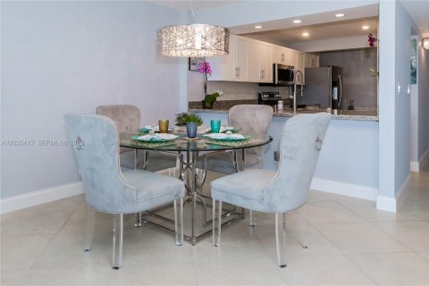 Condominio en alquiler en Boca Raton, Florida, 2 dormitorios, 104.98 m2 № 2087232 - foto 5