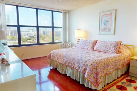 Condominio en venta en Hallandale Beach, Florida, 2 dormitorios, 118.91 m2 № 2046413 - foto 10