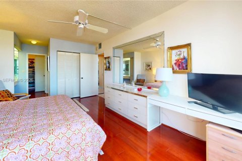 Condominio en venta en Hallandale Beach, Florida, 2 dormitorios, 118.91 m2 № 2046413 - foto 12