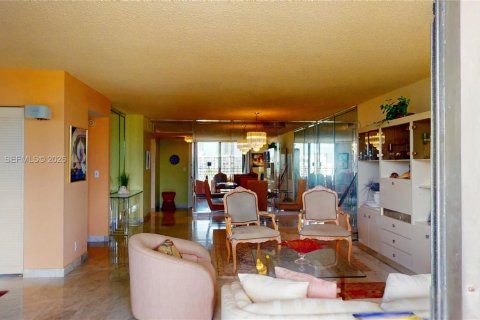 Condominio en venta en Hallandale Beach, Florida, 2 dormitorios, 118.91 m2 № 2046413 - foto 6