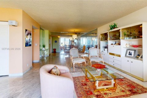 Condominio en venta en Hallandale Beach, Florida, 2 dormitorios, 118.91 m2 № 2046413 - foto 5