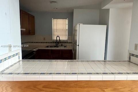Copropriété à vendre à Miami, Floride: 3 chambres, 118.82 m2 № 2084223 - photo 28