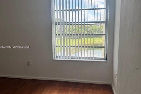 Copropriété à vendre à Miami, Floride: 3 chambres, 118.82 m2 № 2084223 - photo 11