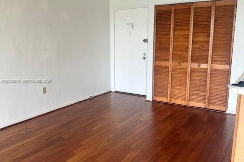 Copropriété à vendre à Miami, Floride: 3 chambres, 118.82 m2 № 2084223 - photo 27