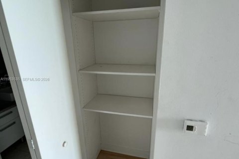 Condominio en alquiler en Miami, Florida, 41.9 m2 № 2007895 - foto 14