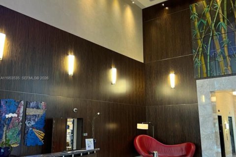 Condominio en alquiler en Miami, Florida, 41.9 m2 № 2007895 - foto 5