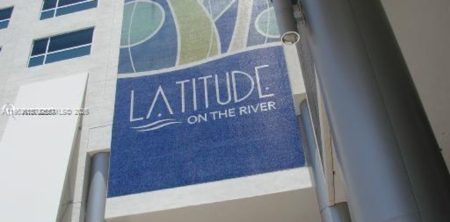 Estudio en el Condominio en Miami, Florida № 2007895