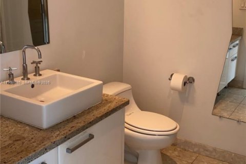 Condominio en alquiler en Miami, Florida, 41.9 m2 № 2007895 - foto 16
