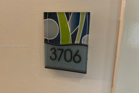 Condominio en alquiler en Miami, Florida, 41.9 m2 № 2007895 - foto 9