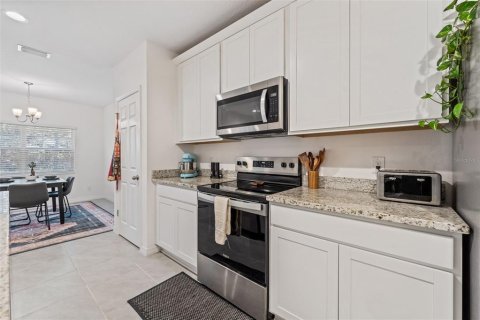 Adosado en venta en Howey-in-the-Hills, Florida, 4 dormitorios, 195.47 m2 № 2098305 - foto 9