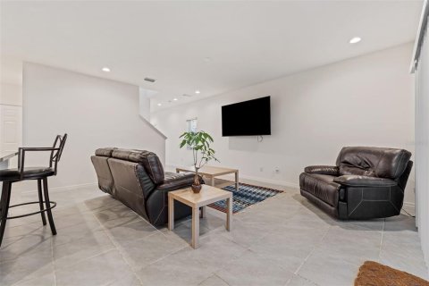 Adosado en venta en Howey-in-the-Hills, Florida, 4 dormitorios, 195.47 m2 № 2098305 - foto 5