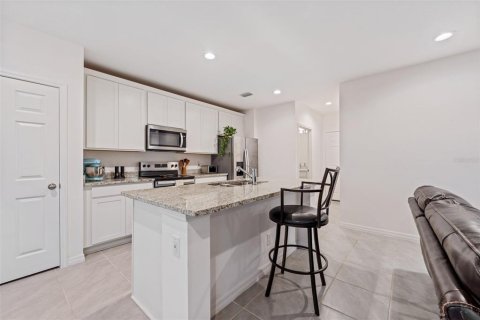 Adosado en venta en Howey-in-the-Hills, Florida, 4 dormitorios, 195.47 m2 № 2098305 - foto 7