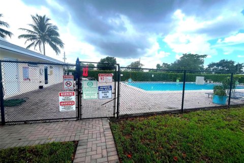 House in Tamarac, Florida 2 bedrooms, 92.81 sq.m. № 1802514 - photo 19