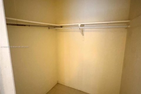 House in Tamarac, Florida 2 bedrooms, 92.81 sq.m. № 1802514 - photo 15