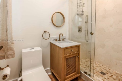 House in Hollywood, Florida 2 bedrooms, 136.01 sq.m. № 2065394 - photo 27