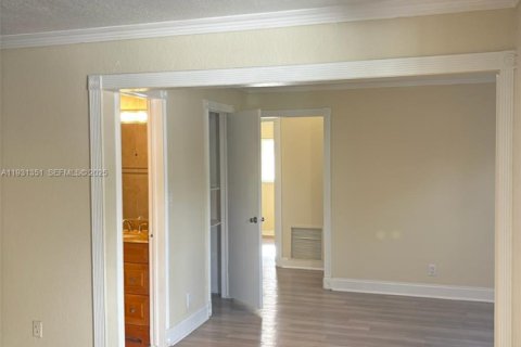 Casa en alquiler en North Lauderdale, Florida, 3 dormitorios, 106.65 m2 № 1991854 - foto 10