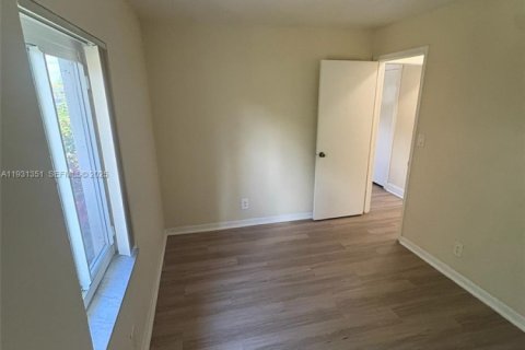 Casa en alquiler en North Lauderdale, Florida, 3 dormitorios, 106.65 m2 № 1991854 - foto 13