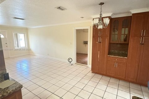 Casa en alquiler en North Lauderdale, Florida, 3 dormitorios, 106.65 m2 № 1991854 - foto 8