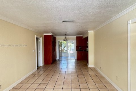 Casa en alquiler en North Lauderdale, Florida, 3 dormitorios, 106.65 m2 № 1991854 - foto 5