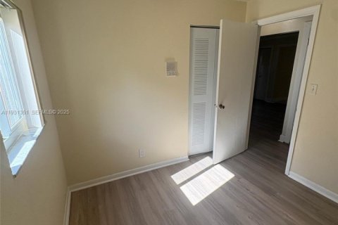 Casa en alquiler en North Lauderdale, Florida, 3 dormitorios, 106.65 m2 № 1991854 - foto 11