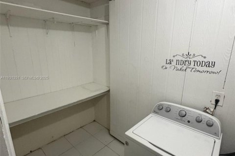 Casa en alquiler en North Lauderdale, Florida, 3 dormitorios, 106.65 m2 № 1991854 - foto 19