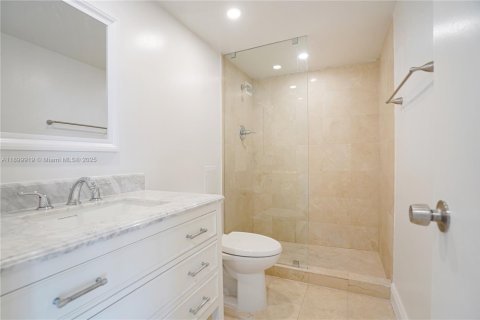 Apartment in Miami Beach, Florida 2 bedrooms, 46645.67 sq.m. № 1952507 - photo 7