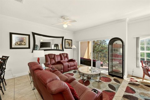 Townhouse in New Port Richey, Florida 3 bedrooms, 183.2 sq.m. № 2156162 - photo 19
