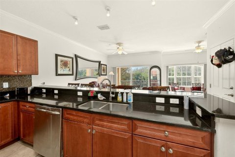 Townhouse in New Port Richey, Florida 3 bedrooms, 183.2 sq.m. № 2156162 - photo 12