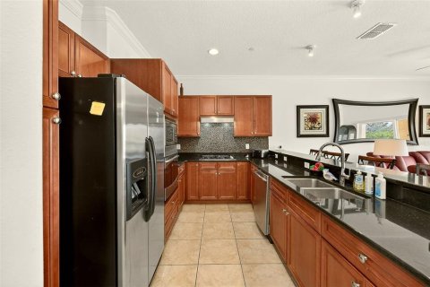Townhouse in New Port Richey, Florida 3 bedrooms, 183.2 sq.m. № 2156162 - photo 10