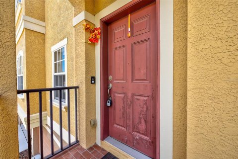 Townhouse in New Port Richey, Florida 3 bedrooms, 183.2 sq.m. № 2156162 - photo 5