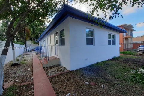 Villa ou maison à louer à Miami, Floride: 1 chambre, 159.14 m2 № 2084218 - photo 10