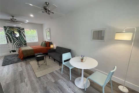 Villa ou maison à louer à Miami, Floride: 1 chambre, 159.14 m2 № 2084218 - photo 2