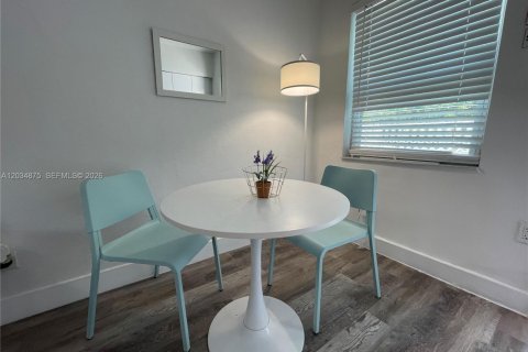 Villa ou maison à louer à Miami, Floride: 1 chambre, 159.14 m2 № 2084218 - photo 7