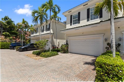 Adosado en Fort Lauderdale, Florida 3 dormitorios, 208.66 m2 № 2344104