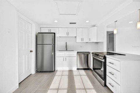 Купить коммерческую недвижимость в Тампа, Флорида 4 спальни, 168.62м2, № 1914087 - фото 17