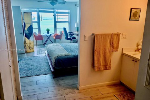 Apartment in Miami, Florida 126.16 sq.m. № 1832326 - photo 14