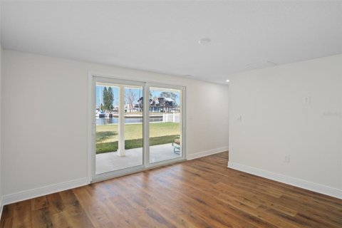 House in Hudson, Florida 4 bedrooms, 144.28 sq.m. № 2142764 - photo 22